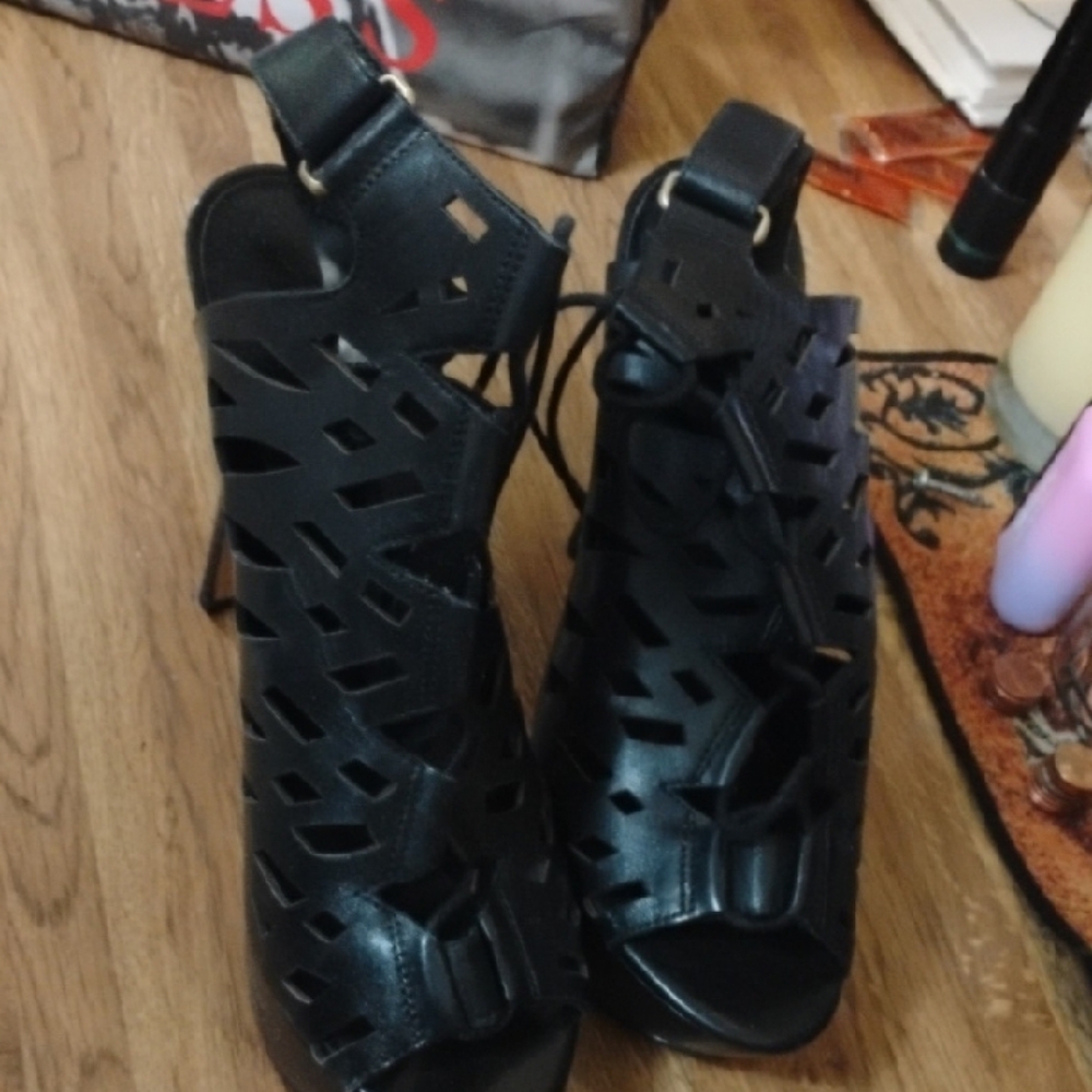 Guess Women's Black Cutout Sandals